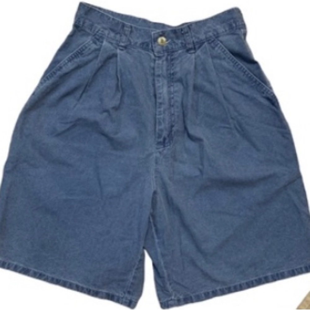 L.L. Bean Woman’s Shorts Size 4 Zippered Shorts w/ Front Pockets and Long Length